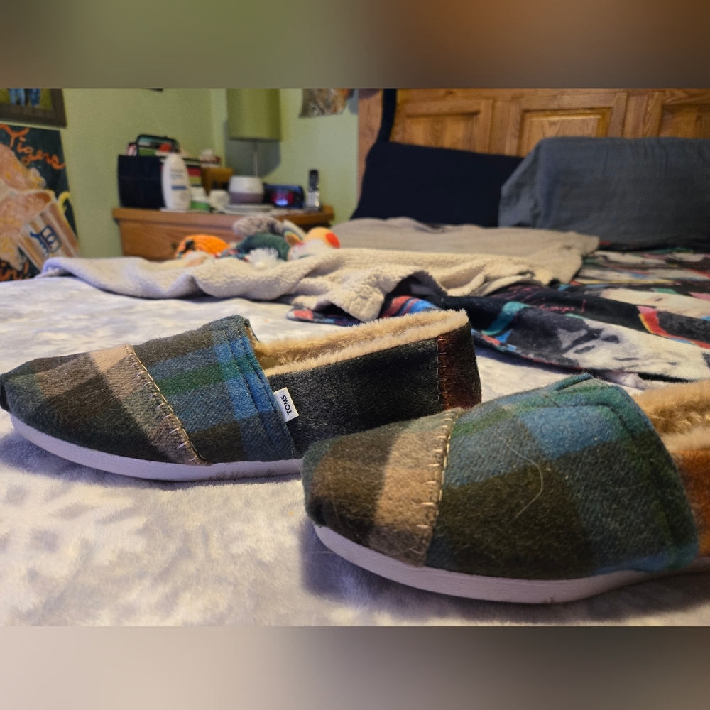 Toms Blue and Green Plaid Slip-Ons with Faux Fur Size 8